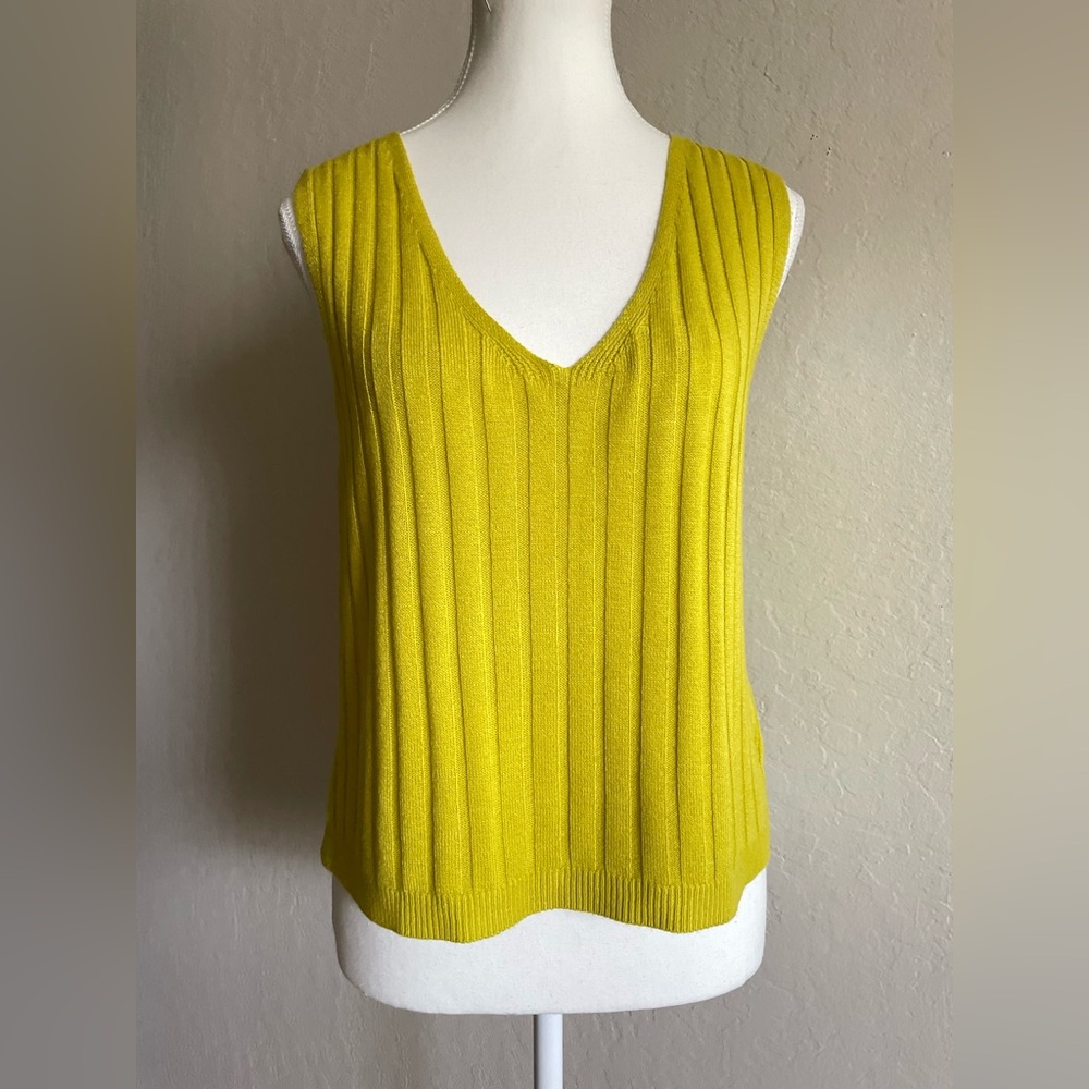 Sleeveless sweater